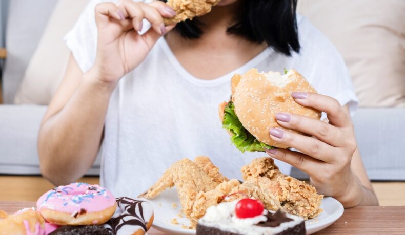 Alimentaţia compulsivă: ce probleme de sănătate ascunde