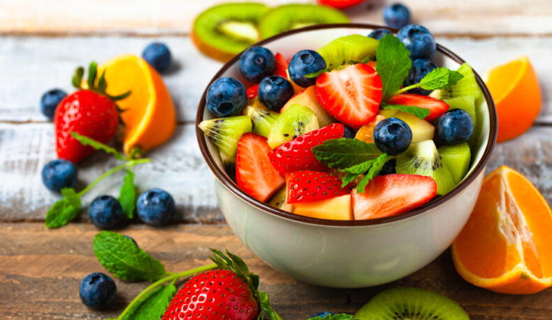 Ce se întâmplă în corp când mănânci fructe pe stomacul gol