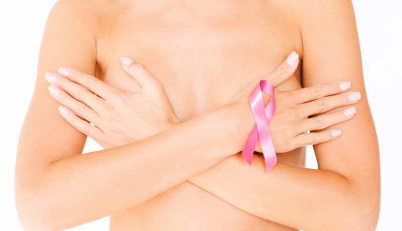 Cancerul mamar: care sunt simptomele, cum se tratează și cum poate fi prevenit
