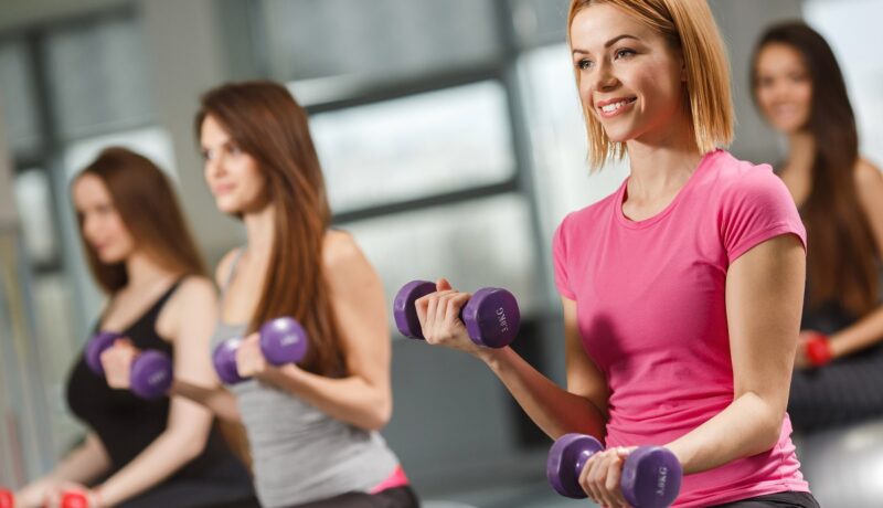 Exerciții cardio sau cu greutăți: ce să alegi dacă vrei să slăbești