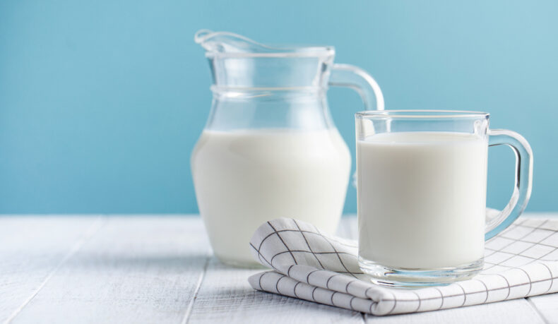Ce se întâmplă dacă bei zilnic lapte. Care sunt schimbările pe care le poate produce în organism