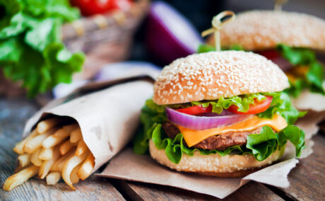 Efectele consumului de mâncare fast food asupra organismului. De ce e indicat să o eviți