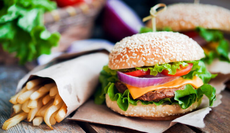 Efectele consumului de mâncare fast food asupra organismului. De ce e indicat să o eviți