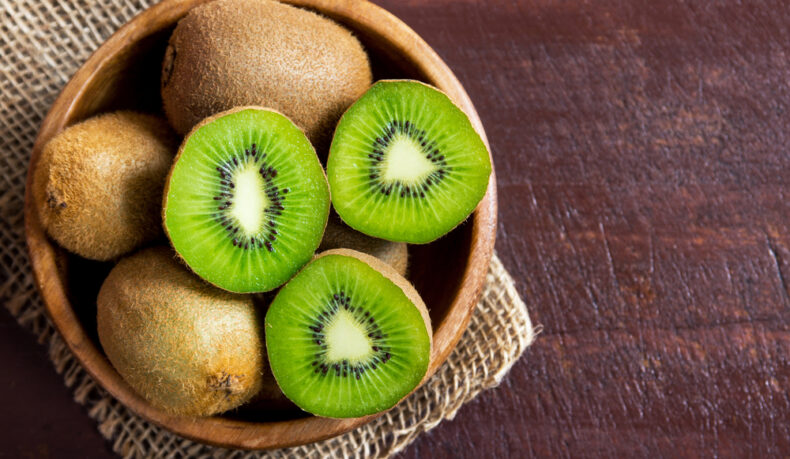 Beneficiile consumului de kiwi. Impactul acestui fruct exotic asupra sănătății