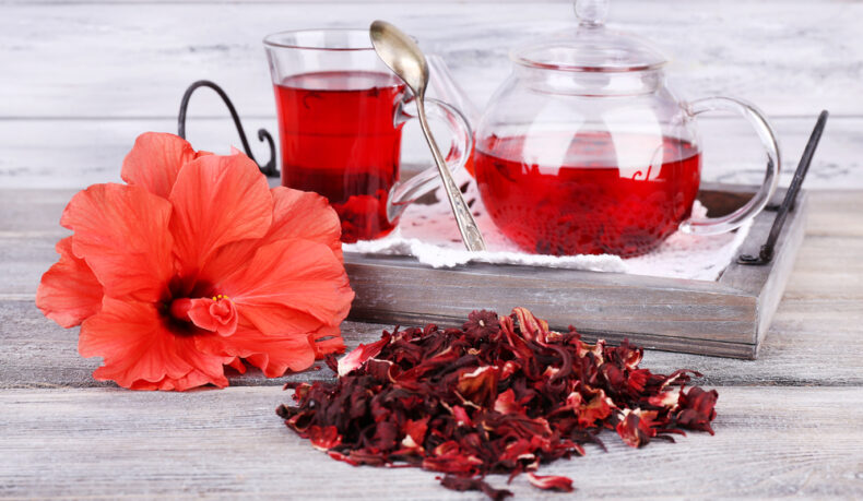 Beneficiile ceaiului de hibiscus. Cum te poate ajuta această băutură