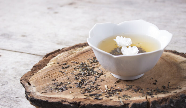 Proprietățile medicinale ale ceaiului de iasomie. Efectele asupra sănătății organismului