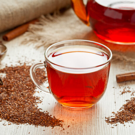 Proprietățile medicinale ale ceaiului Rooibos. Efectele acestei băuturi asupra sănătății