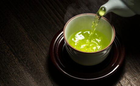 Când se bea ceaiul verde, dimineața sau seara? Efectele lui în funcție de momentul când este consumat