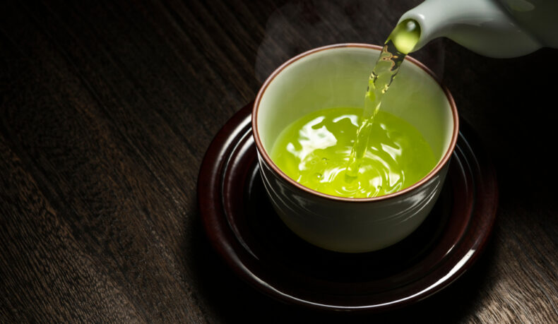 Când se bea ceaiul verde, dimineața sau seara? Efectele lui în funcție de momentul când este consumat