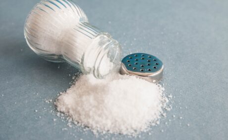 Câtă sare poți consuma pe zi și cum să reduci cantitatea