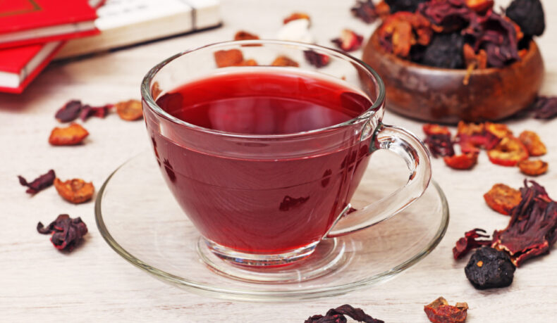 Ce se întâmplă dacă bei ceai de hibiscus în fiecare zi. Schimbările pe care le poate produce în organism