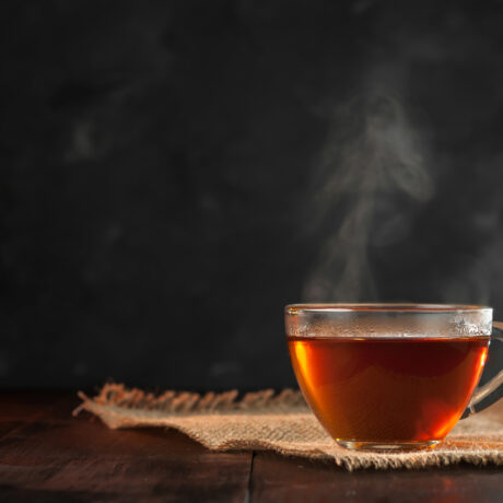 Ce se întâmplă dacă bei ceai negru în fiecare zi. Modificările produse de această băutură în organism