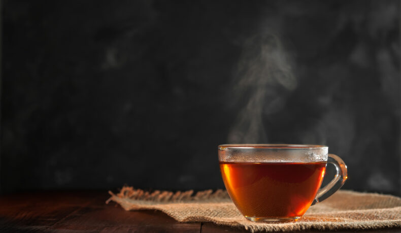 Ce se întâmplă dacă bei ceai negru în fiecare zi. Modificările produse de această băutură în organism