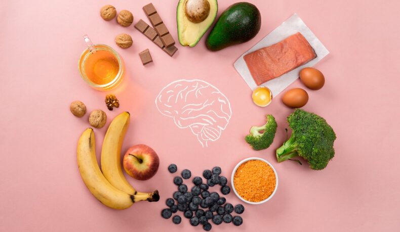 Nutrienții care încetinesc îmbătrânirea creierului. Ce alimente să incluzi în dietă pentru a preveni declinul cognitiv