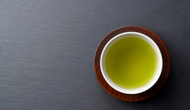 Cum te poate ajuta ceaiul verde să pierzi în greutate. Cât de eficientă este această băutură