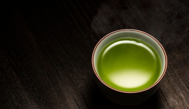 De ce este ceaiul verde benefic pentru dinți. Modificările pe care le aduce sănătății orale