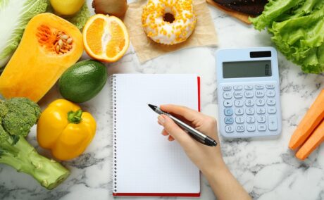 Calculul deficitului caloric pentru femei și bărbați. Cum afli câte calorii ai voie să consumi pentru a slăbi