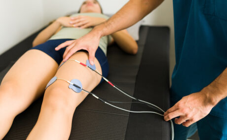Electroterapia în recuperarea musculară și ameliorarea durerilor articulare. Ce efecte poate avea