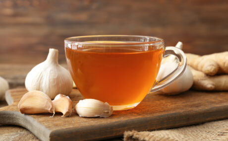 Proprietățile medicinale ale ceaiului de usturoi. Efectele benefice asupra sănătății organismului