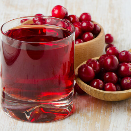 Proprietățile medicinale ale sucului de merișoare. Ce efecte poate avea în organism