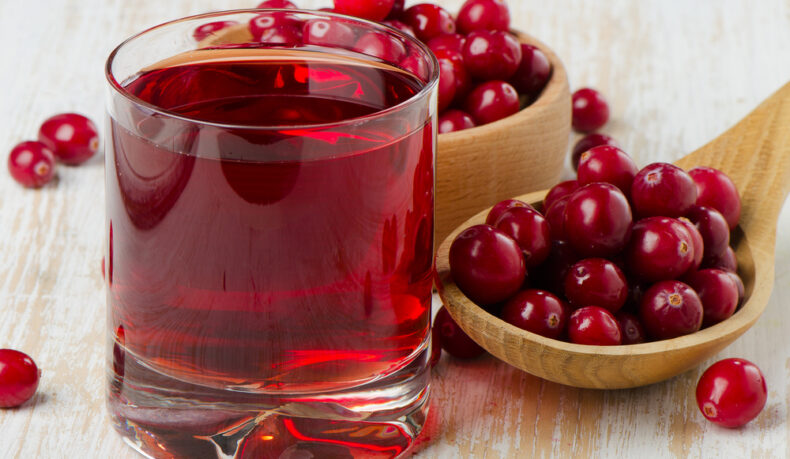 Proprietățile medicinale ale sucului de merișoare. Ce efecte poate avea în organism