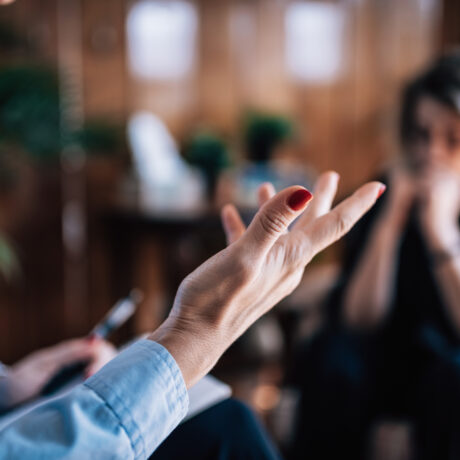 Terapia cognitiv-comportamentală: la ce se folosește și ce poți învăța în cadrul acesteia