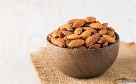 Alimente care pot reduce cortizolul. Ce rol are dieta în gestionarea acestui hormon al stresului