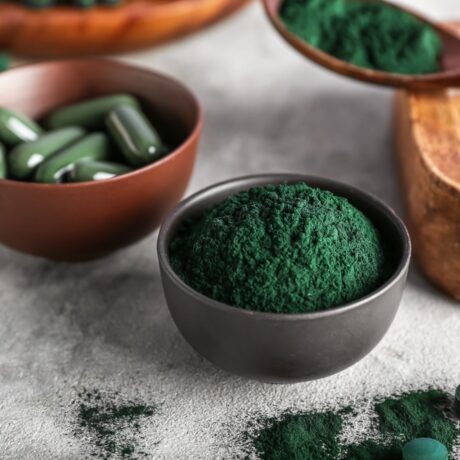 Proprietățile medicinale ale consumului de spirulină. Care sunt efectele acestui superaliment asupra organismului