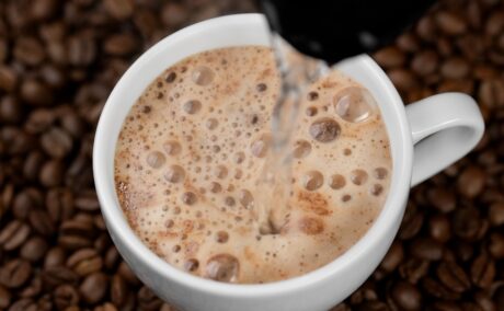 Cât de sănătoasă este cafeaua instant. Cum îți poate influența sănătatea această băutură