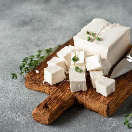 Tipuri de brânză pe care le poți consuma dacă ai colesterol ridicat. Ce modificări pot produce când le incluzi în dietă Tipuri de brânză pe care le poți consuma dacă ai colesterol ridicat. Ce modificări pot produce când le incluzi în dietă