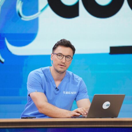 Doctorul Mihail Pautov, în platoul emisiunii MediCOOL