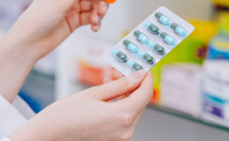 (P) Tu cum iei pastilele? Studiul Spring Farma arata cele mai frecvente greseli. La ce trebuie sa fim atenti