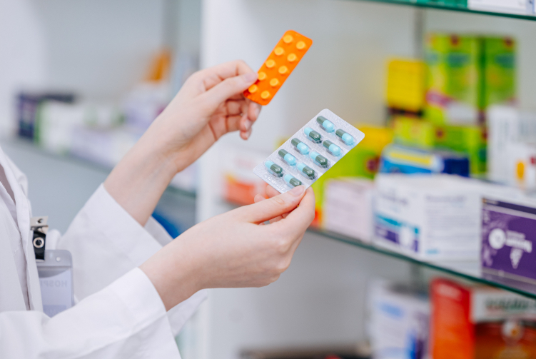 Tu cum iei pastilele? Studiul Spring Farma arata cele mai frecvente greseli. La ce trebuie sa fim atenti