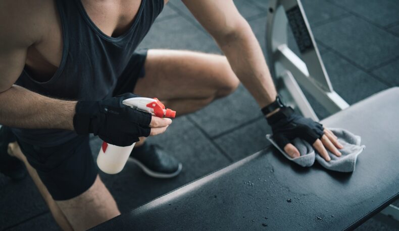 echipamentele de fitness sunt printre cele mai murdare locuri de la sală