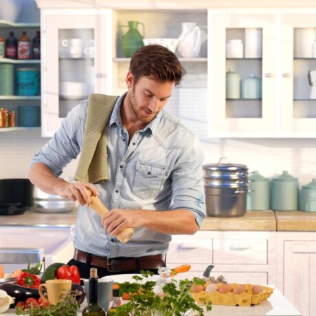 Cele mai bune 10 alimente care cresc testosteronul – susținute de studii științifice