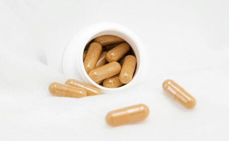 (P) Ce contine, de fapt, o capsula cu extract din plante? Detaliile de pe eticheta