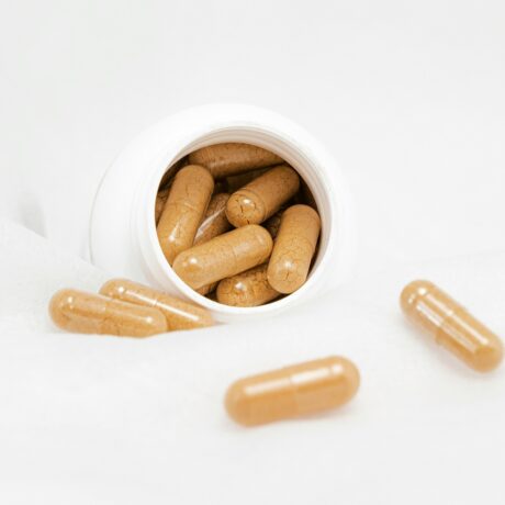 (P) Ce contine, de fapt, o capsula cu extract din plante? Detaliile de pe eticheta
