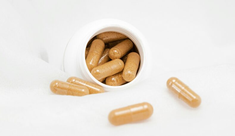 Ce contine, de fapt, o capsula cu extract din plante? Detaliile de pe eticheta
